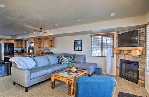 Eden Condo | 2-Condo Property w/Mtn Views by Golf & Ski Resort