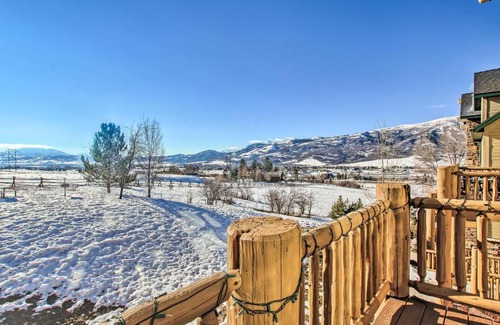 Eden Apartment | 2-Condo Property with Mtn Views by Golf and Ski Resort
