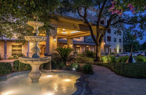 West San Antonio House | 2 Connecting Suites at a 4⭐️ Hotel