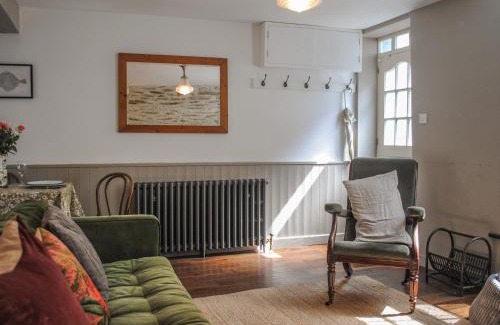 Aveton Gifford House | 2 Court Cottages