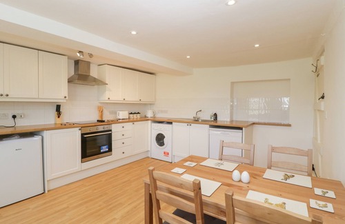 Bere Regis Cottage | 2 COURT FARM, pet friendly, character holiday cottage in Bere Regis