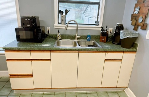 Arlington House | 2 Cozy bedroom house W/huge patio!