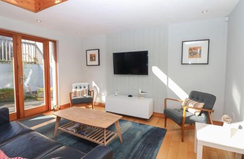 Stoke Gabriel House | 2 Dart