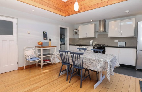 Stoke Gabriel Cottage | 2 DART, pet friendly, character holiday cottage in Stoke Gabriel