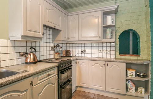 Gatehouse-of-Fleet Cottage | 2 FLEET STREET, pet friendly, with a garden in Gatehouse Of Fleet