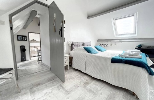 Montpinchon House | 2 guest rooms La Clef des Champs 4 people with breakfast