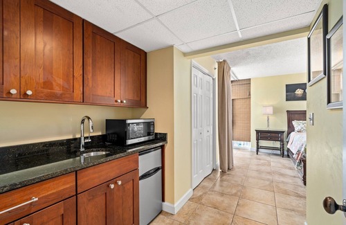 Long Beach Condo | 2 GULF FRONT Masters, Mother-In-Law Suite, Beach Chair Service Included!