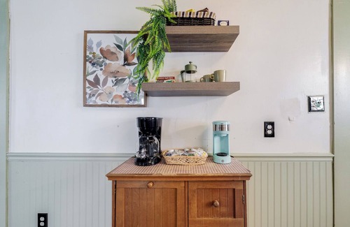 Brunswick House | 2 Houses 20 Mins to Beach - Sleeps 16