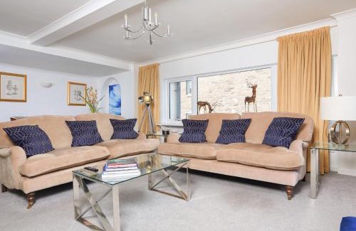 Dartmouth Apartment | 2 Lee Court