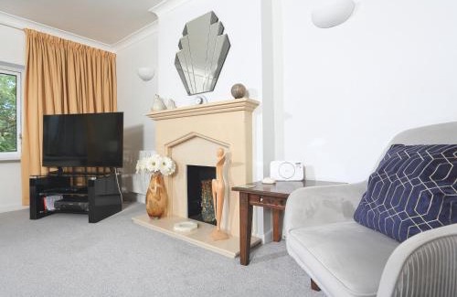 Dartmouth Apartment | 2 Lee Court