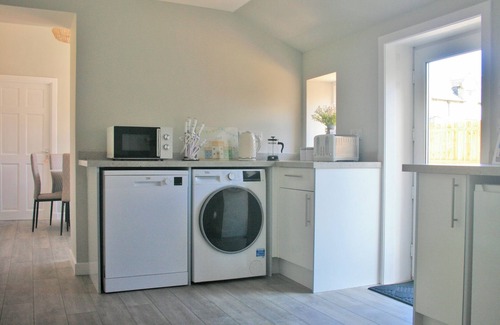 Nairn House | 2 LINKS PLACE, family friendly, country holiday cottage in Nairn