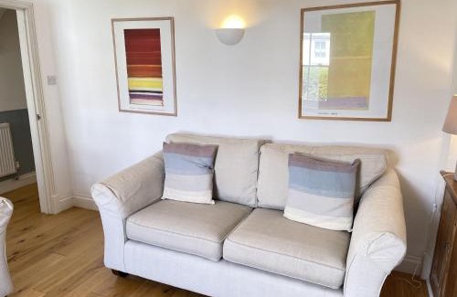 St Ives House | 2 Meadow Villas