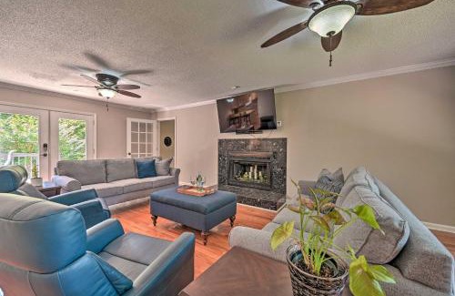 Clemson Villa | 2 Mi to Clemson Central Villa with Deck, Near Lakes