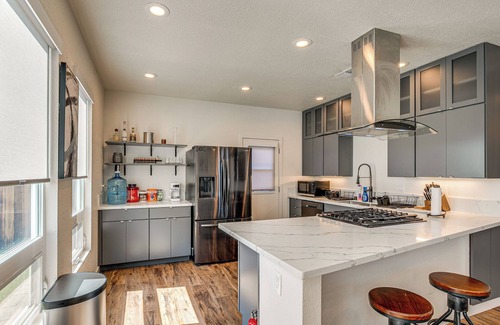 Sacramento House | 2 Mi to Dtwn: Home w/Private Pool in Sacramento