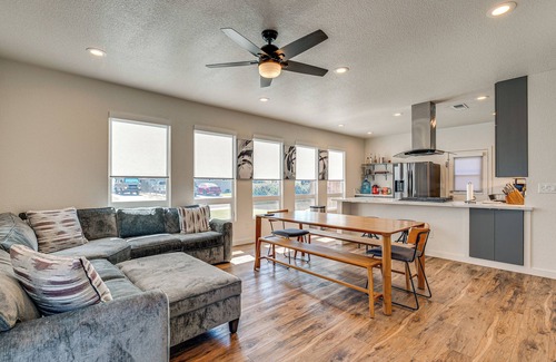 Sacramento House | 2 Mi to Dtwn: Home w/Private Pool in Sacramento