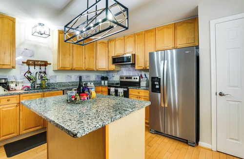 Hagerstown House | < 2 Mi to Dtwn Hagerstown: Townhome w/Fireplace