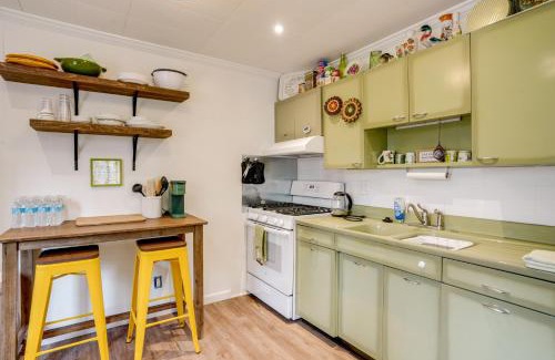 Prescott House | 2 Mi to Dtwn Prescott Cabin with Furnished Deck!