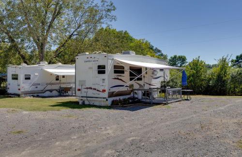 Langston Apartment | 2 Mi to Lake Guntersville Peaceful Camper Home