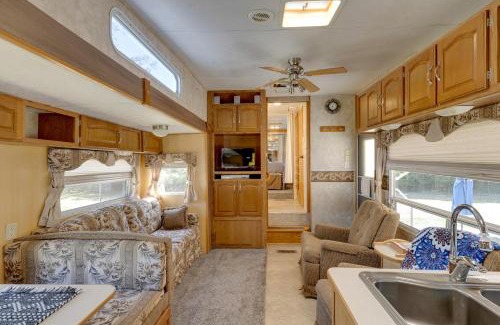 Langston Apartment | 2 Mi to Lake Guntersville Peaceful Camper Home