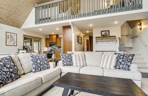 Rome House | 2 Mi to Sand Valley: Family Getaway w/Deck!