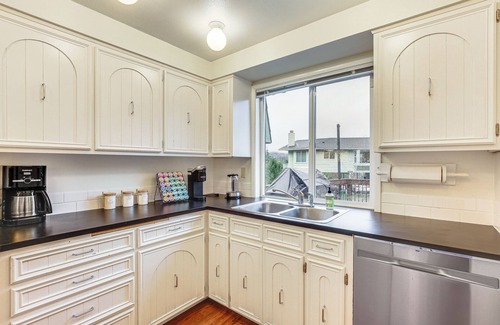 Southeast Eugene House | 2 Mi to University of Oregon: Pet-Friendly Abode