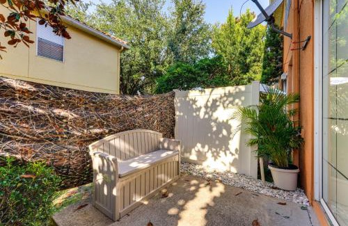 Crestwynd Bay House | 2 Mi to WDW Townhouse with Patio and Pool Access