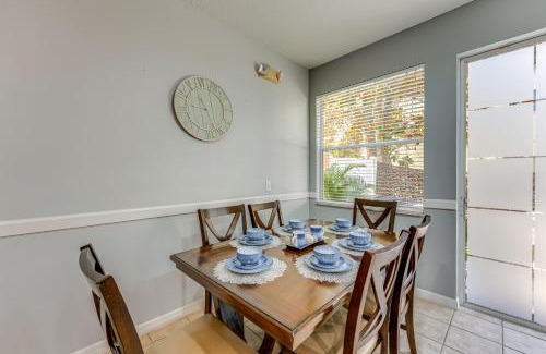 Crestwynd Bay House | 2 Mi to WDW Townhouse with Patio and Pool Access