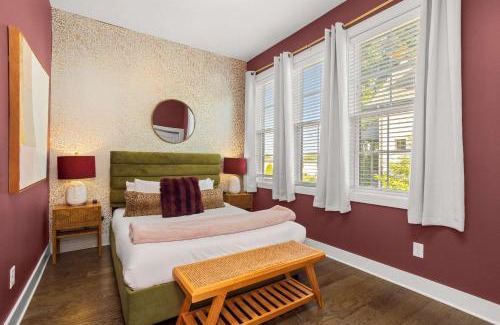 Historic Waverly House | 2 Miles to DWNTN Walk to Coffee Food Comedy Club