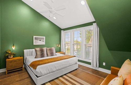 Historic Waverly House | 2 Miles to DWNTN Walk to Coffee Food Comedy Club