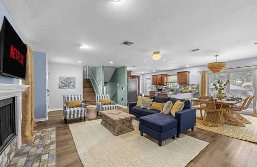 Seminole House | 2 Miles to the Beach Pool Hot Tub Putt Putt