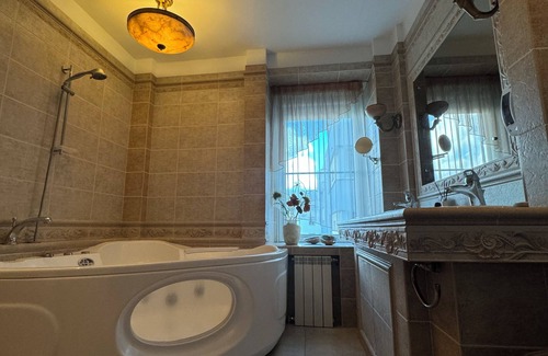 Minsk City Centre Apartment | 2-Min Walk to Historic Center! Luxe Private Rooms w/Co-Working & Co-Living Space