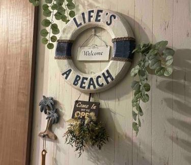 Katakai House | 2-minute walk to the sea, a secret base that children can also enjoy, beautiful high-ceiling beams, free gas BBQ rental, detached villa