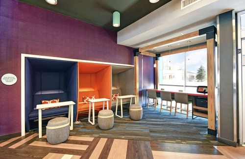 Portland House | 2 Modern Rooms Perfect for a Relaxing Family Getaway - Next to the Airport