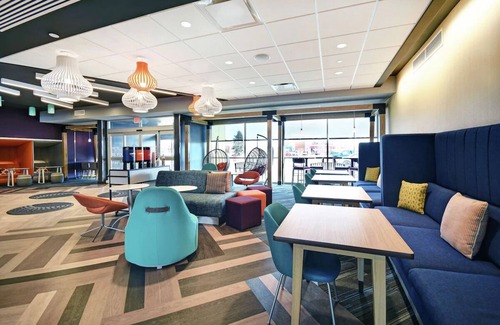Portland House | 2 Modern Rooms Perfect for a Relaxing Family Getaway - Next to the Airport