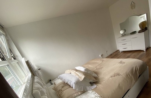 Highbury House | (2) Park View Private Double Room,Free WiFi,Zone 2 walking distance to Arsenal