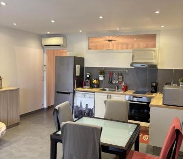 La Roquette-sur-Siagne Apartment | 2 pièces dans villa avec piscine parking à 10 mins de Cannes