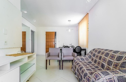 Pituba Apartment | 2 Quartos Varanda Piscina, 300 m praia Wi-Fi 200Mb