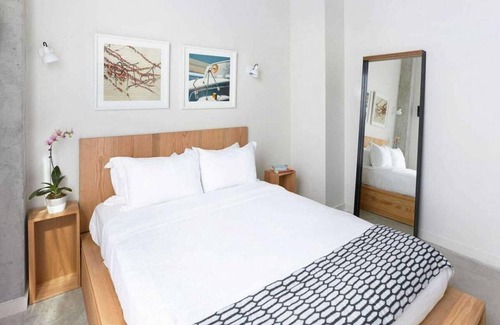 Hiler House | 2 Queen Rooms at The Baltic Hotel
