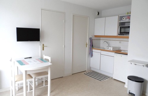 Port Guillaume Apartment | 2-room apartment with pool and parking in Dives-sur-Mer