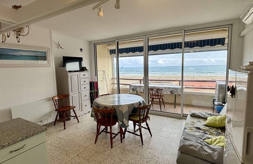 Port-la-Nouvelle Apartment | 2-room apt 4 ppl with balcony, A/C and pets allowed 150m from the beach