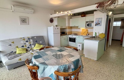 Port-la-Nouvelle Apartment | 2-room apt 4 ppl with balcony, A/C and pets allowed 150m from the beach