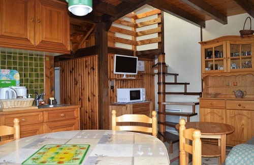 Pyrenees 2000 Ski Chalet | 2-room mezzanine chalet for 7, pets allowed, balcony, equipped kitchen