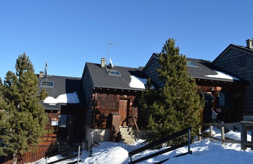Pyrenees 2000 Ski Chalet | 2-room mezzanine chalet for 7, pets allowed, balcony, equipped kitchen
