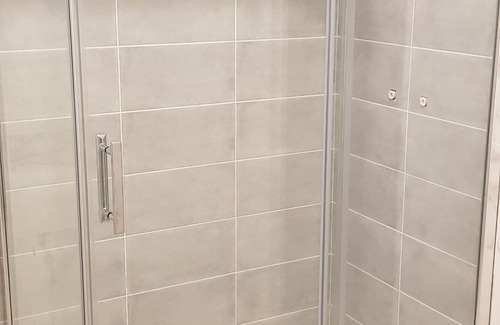 Taden Bed & Breakfast | 2 rooms rented from inhabitant. A double garage for a trailer or motorcycle