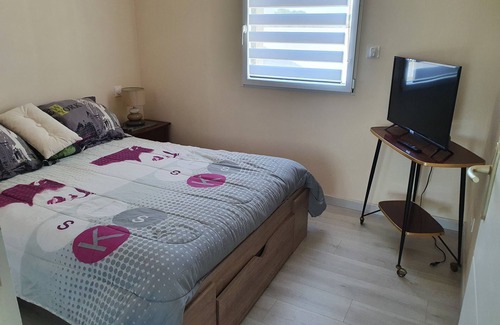 Taden Bed & Breakfast | 2 rooms rented from inhabitant. A double garage for a trailer or motorcycle