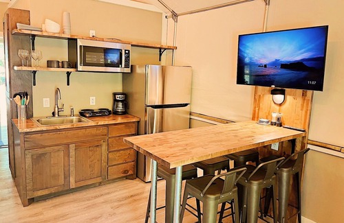 Sutherland Springs Cabin | 2 Son's Rio Cibolo - Birdhouse Cabin