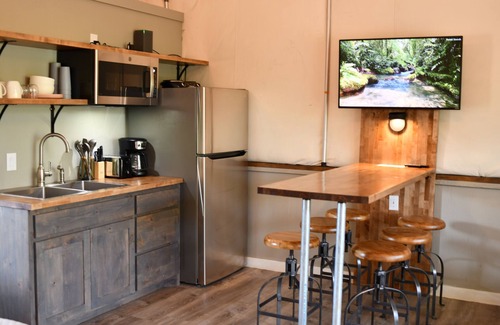 Sutherland Springs Cabin | 2 Son's Rio Cibolo - Birdhouse Cabin