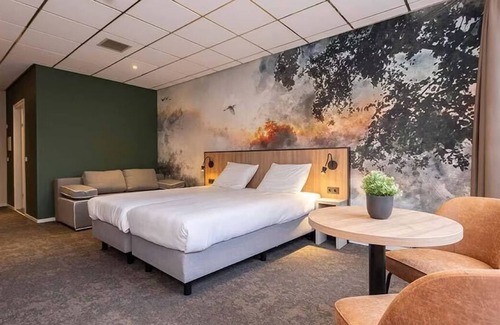 Roden Hotel | 2 Spacious Rooms for Families Exploring Drenthe Region Near Ronostrand