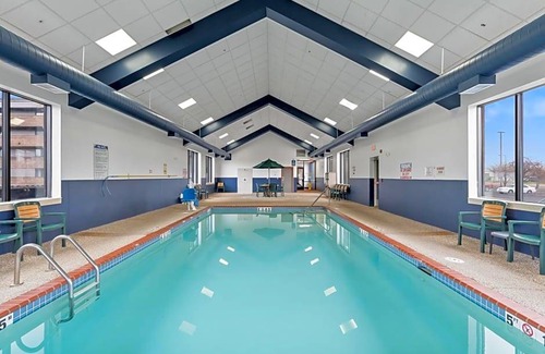 East Bloomington Hotel | 2-Star Hotel ∙ Quality Inn & Suites Mall of America - MSP Airport
