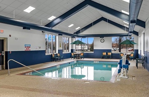 East Bloomington Hotel | 2-Star Hotel ∙ Quality Inn & Suites Mall of America - MSP Airport